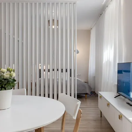 Apartament Moderns Un Kluss Dzivoklis 37 M2 Ryga Zewnętrze zdjęcie